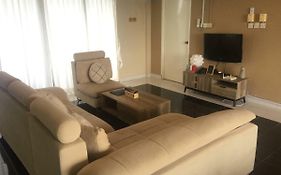 Pangsapuri 77 m² dengan 3 bilik tidur dan 2 bilik mandi peribadi di Kianggeh